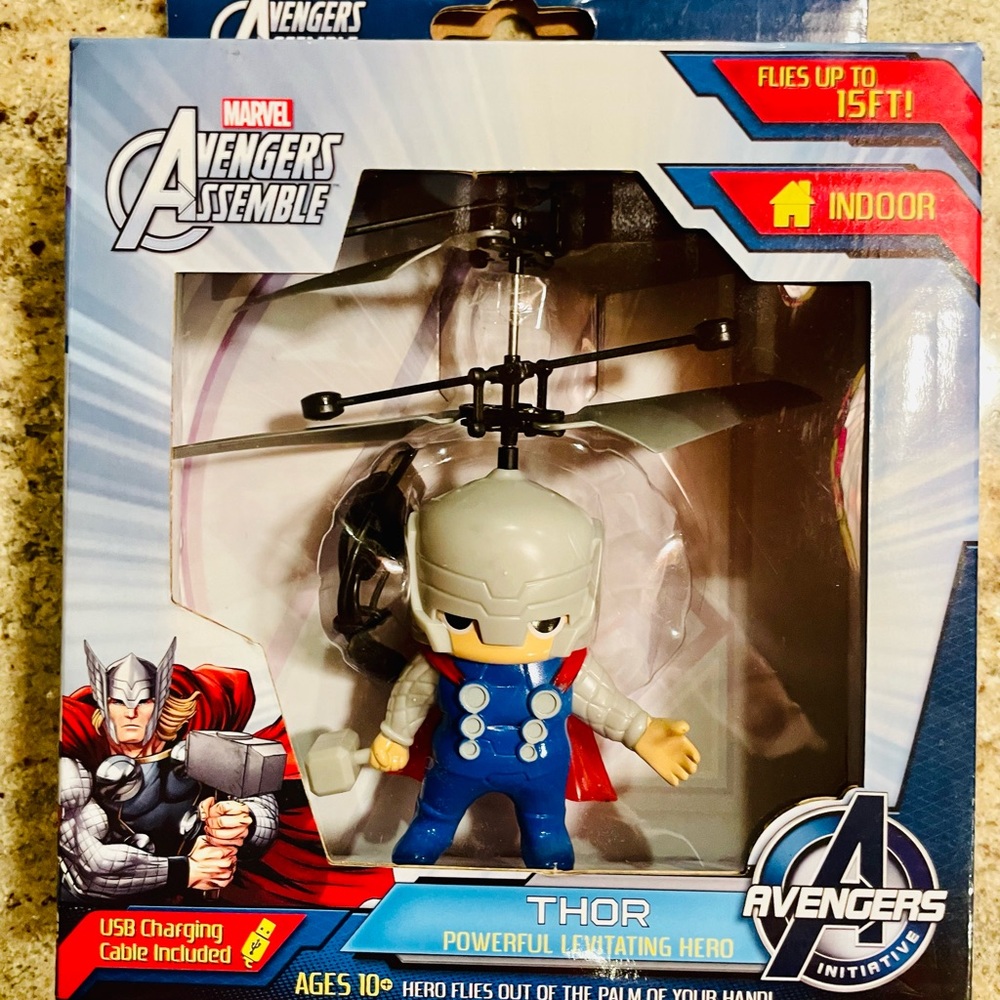Marvel Avengers Assemble Levitating Hero (Thor)